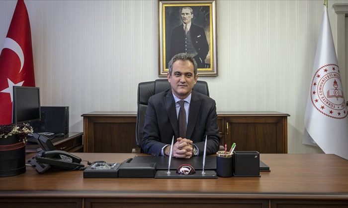 Milli Eğitim Bakanlığı Meslek Liselerinde Maske Üretecek.