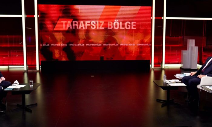 Bakan SELÇUK, Eğitim Gündeminde Merak Edilen Soruları Canlı Yayında Yanıtladı