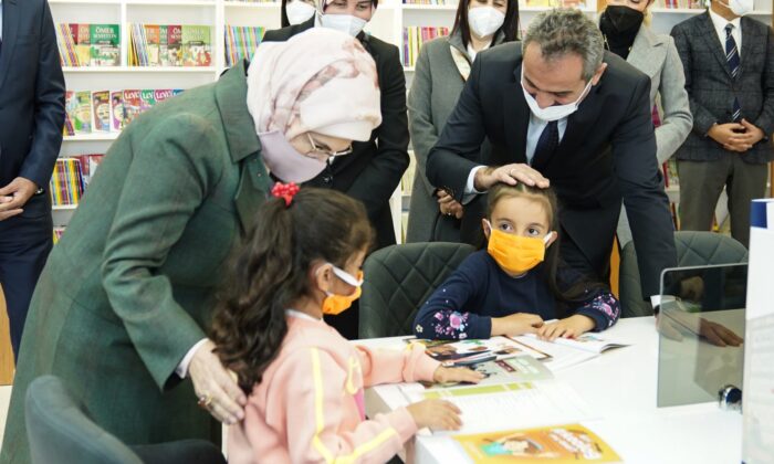 Meb, Okul Kütüphanelerindeki Kitap Sayısını 100 Milyona Çıkarıyor