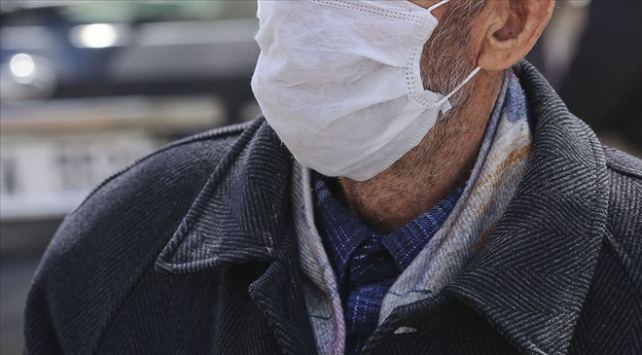 Yüksek sesle konuşan bir kişi öksürmese dahi virüsü bulaştırabilir