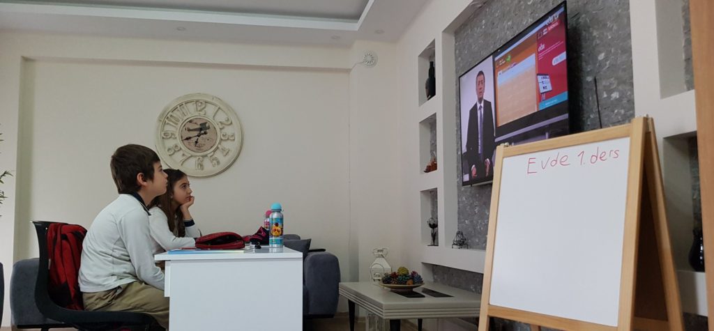 Ara Tatilin Ardından Ders Zili 23 Kasım Pazartesi Günü Uzaktan Eğitimle Çalıyor