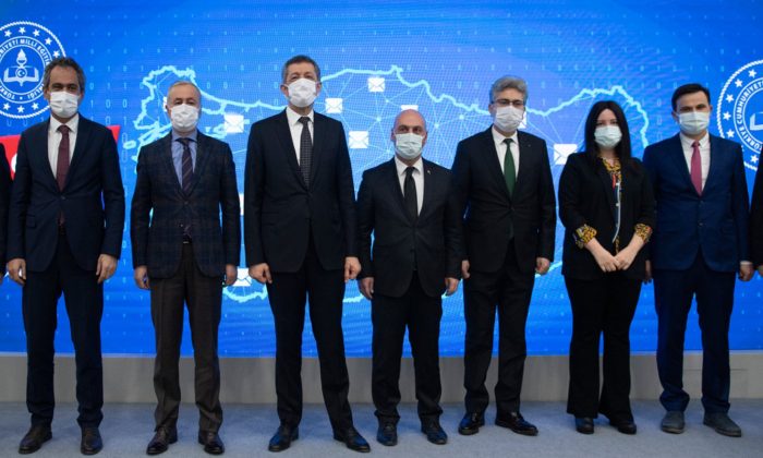 Bakan SELÇUK Ölçme ve Değerlendirme Merkezleri Platformunu Tanıttı