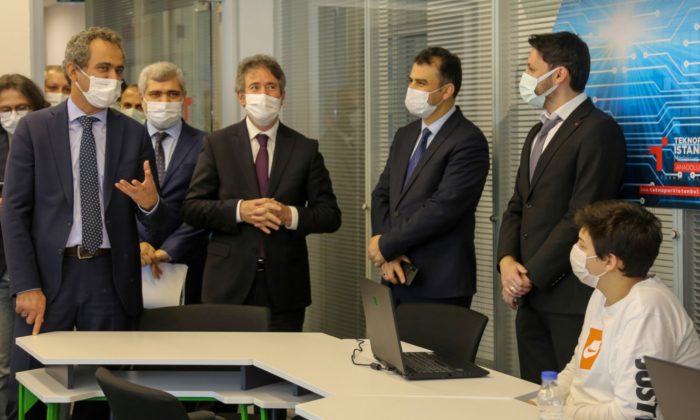 Bakan Yardımcısı ÖZER’den “Siber Güvenlik” Lisesine Ziyaret