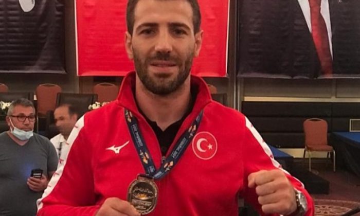 İstanbul’da Gerçekleşen İşitme Engelliler Dünya Güreş Şampiyonasında Kürşat KİRAZ Dünya Şampiyonu Oldu.