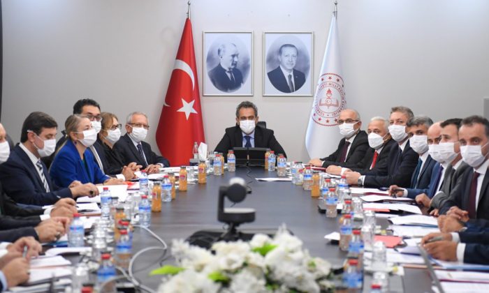 Yeni Eğitim Öğretim Yılının Güvenle Başlayabilmesi için 81 İlde Devam Eden Hazırlıklar Değerlendirildi