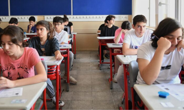 Lgs Kapsamında Yapılan Merkezî Sınav, Sorunsuz Bir Şekilde Tamamlandı.