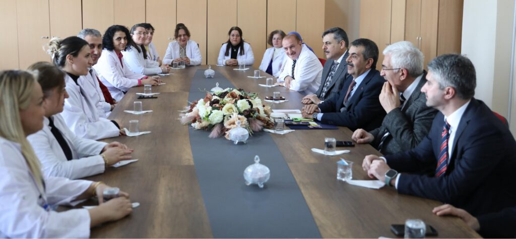 Bakan Tekin, Erzurum’da Öğretmenlerle Buluştu
