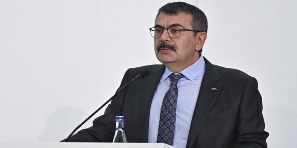 Bakan Yusuf Tekin’den Özel Okullara Uyarı: “Kapatmaya Kadar Gider, Çekinmeyiz”