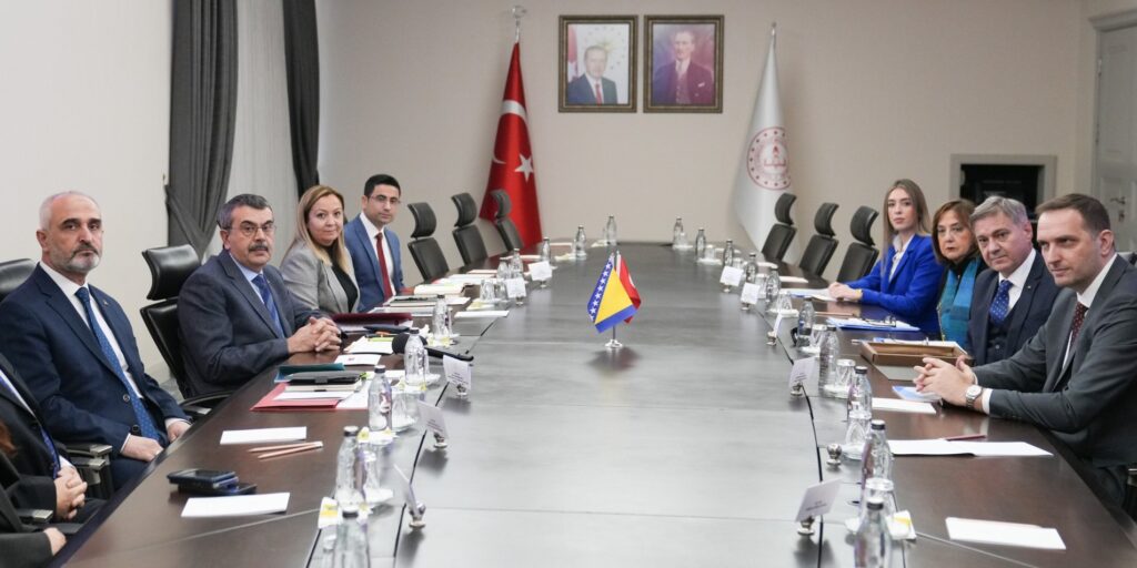 Bakan Tekin, Bosna Hersek Parlamentosu Temsilciler Meclisi Başkanı Zvızdıc İle Bir Araya Geldi