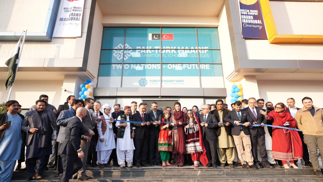 BAKAN TEKİN, TÜRKİYE MAARİF VAKFININ PAKİSTAN MULTAN