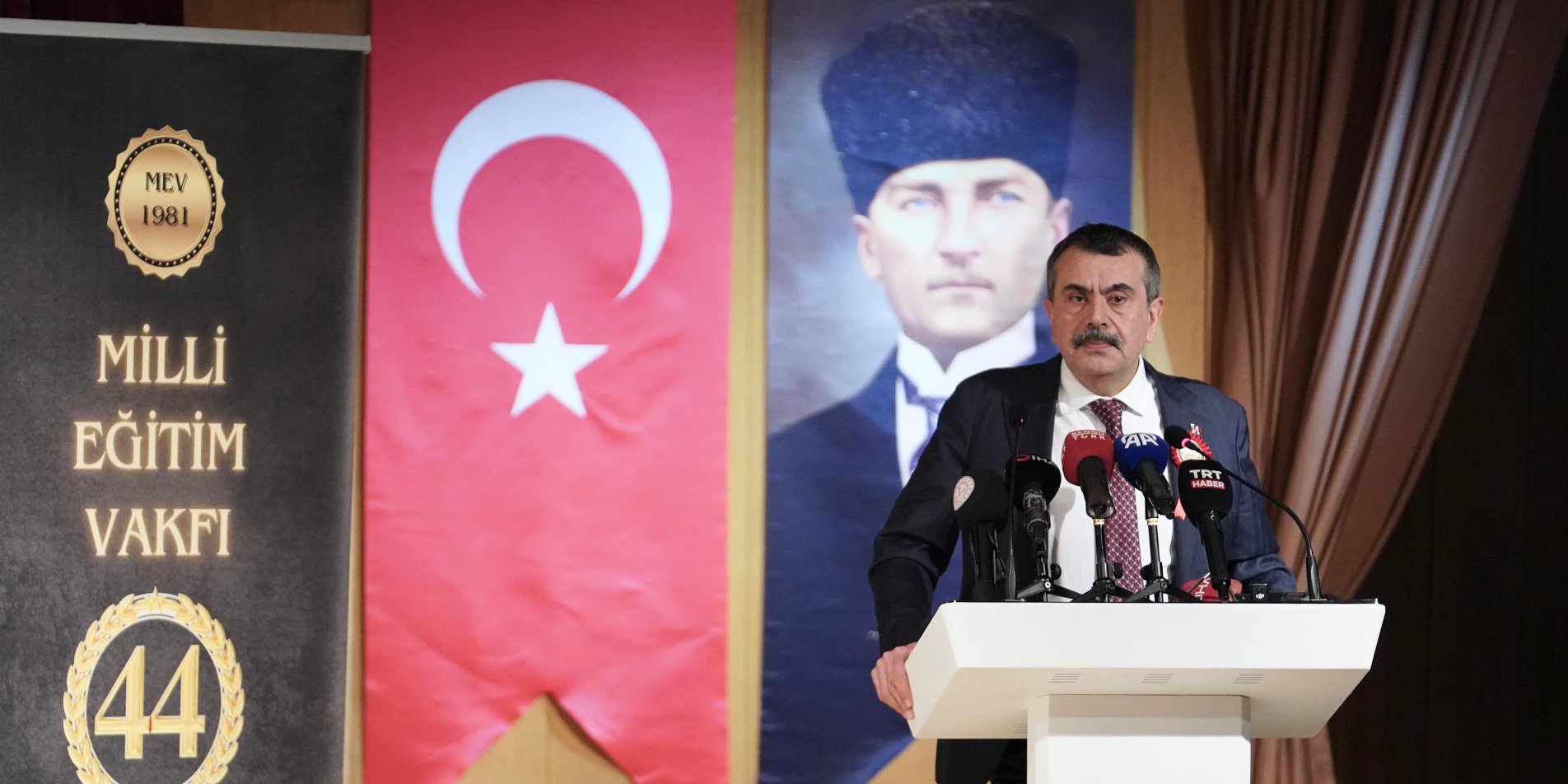 MİLLÎ EĞİTİM VAKFININ 44