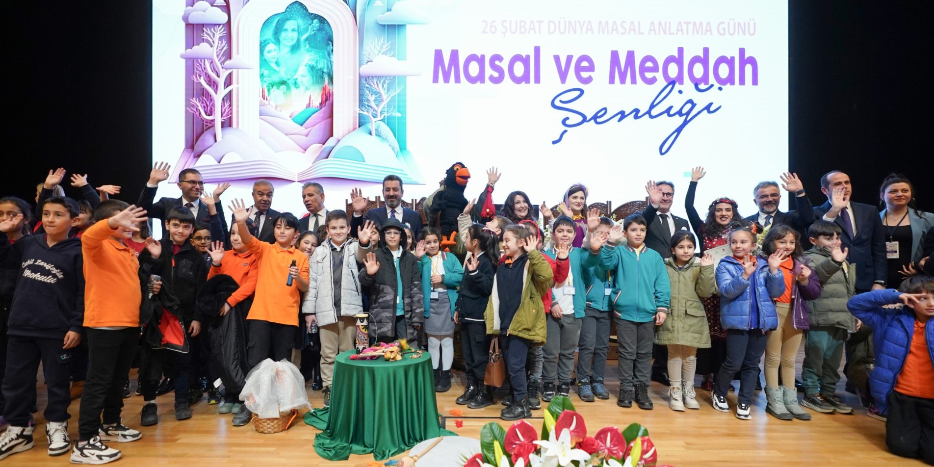 "DÜNYA MASAL ANLATMA GÜNÜ"NDE ÇOCUKLAR İÇİN "MASAL VE MEDDAH ŞENLİĞİ" DÜZENLENDİ