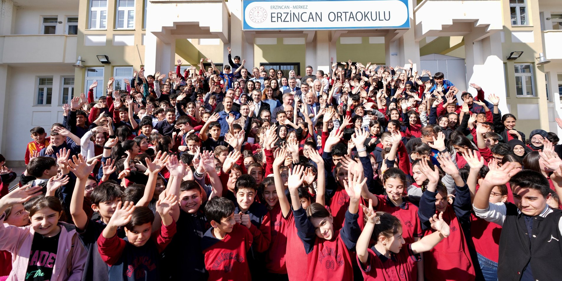 BAKAN TEKİN