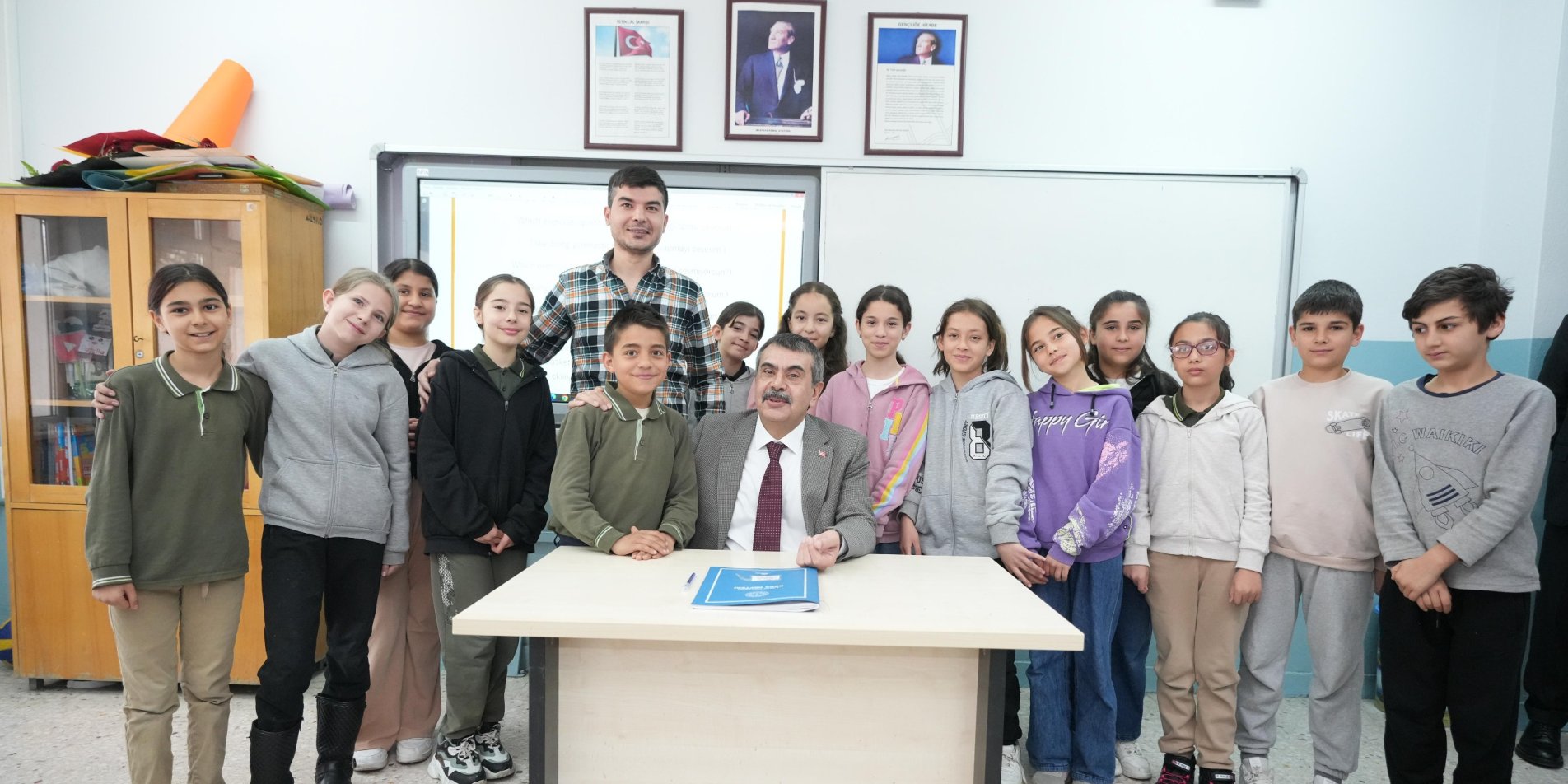BAKAN TEKİN