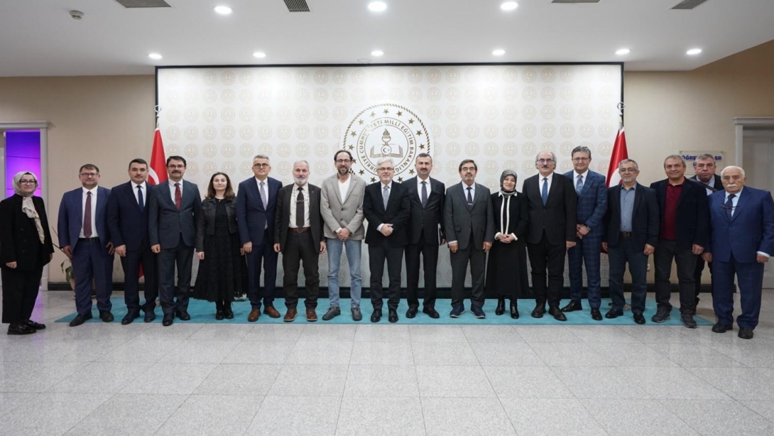 "Öğrencilerin Söz Varlığının Tespiti, Geliştirilmesi ve İzlenmesi Projesi"nin İlk Bilim Kurulu Toplantısı Gerçekleştirildi