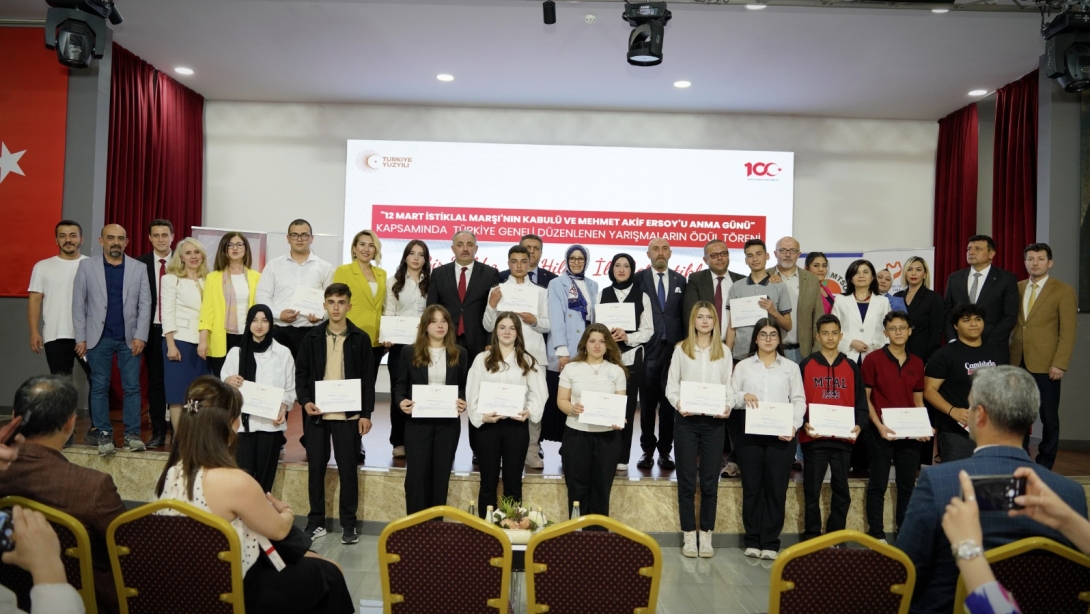 "İSTİKLÂL MARŞI'NIN KABUL EDİLDİĞİ GÜNÜ VE MEHMET AKİF ERSOY'U ANMA GÜNÜ" ETKİNLİKLERİ KAPSAMINDA YAPILAN YARIŞMALARIN ÖDÜL TÖRENİ MERSİN'DE GERÇEKLEŞTİRİLDİ