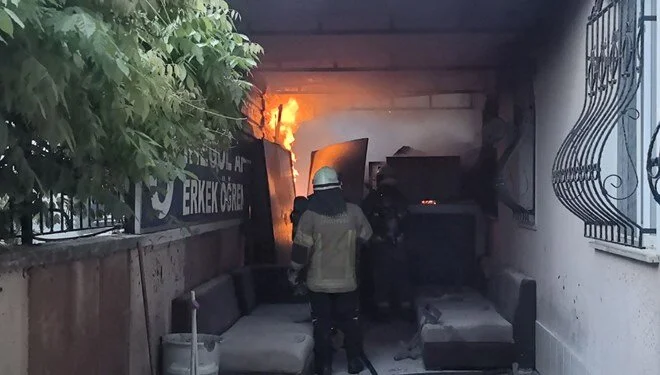 Öğrenci Yurdunda Korkutan Yangın: Üç Kişi Dumandan Etkilendi