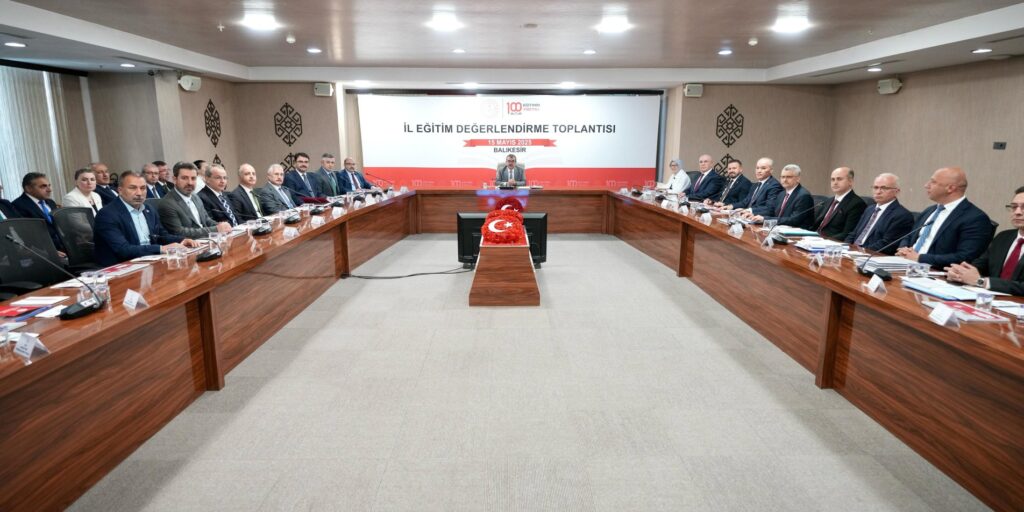 Bakan Tekin, Balıkesir’de İl Eğitim Değerlendirme Toplantısına Katıldı