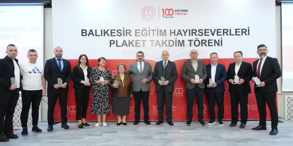 Bakan Tekin, Balıkesir’de Eğitim Hayırseverleriyle Buluştu