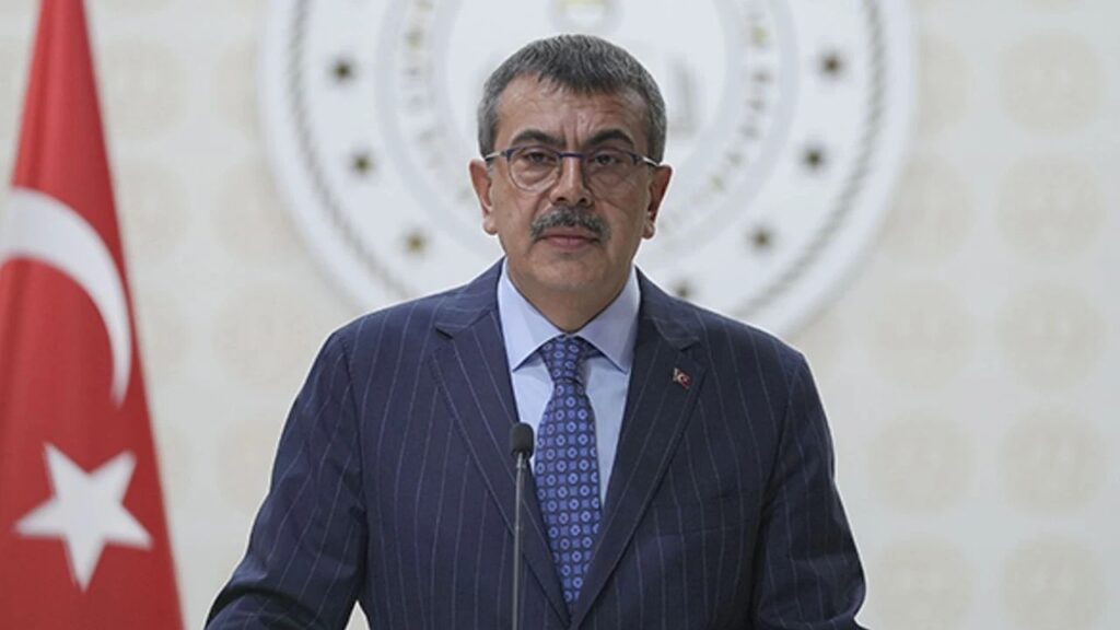 Bakan Tekin’den Okulların Erken Tatil Edilmesi Talebine Yanıt