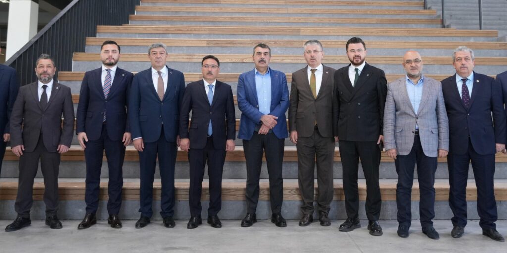 Bakan Tekin, Kayseri’de Ziyaretlerde Bulundu
