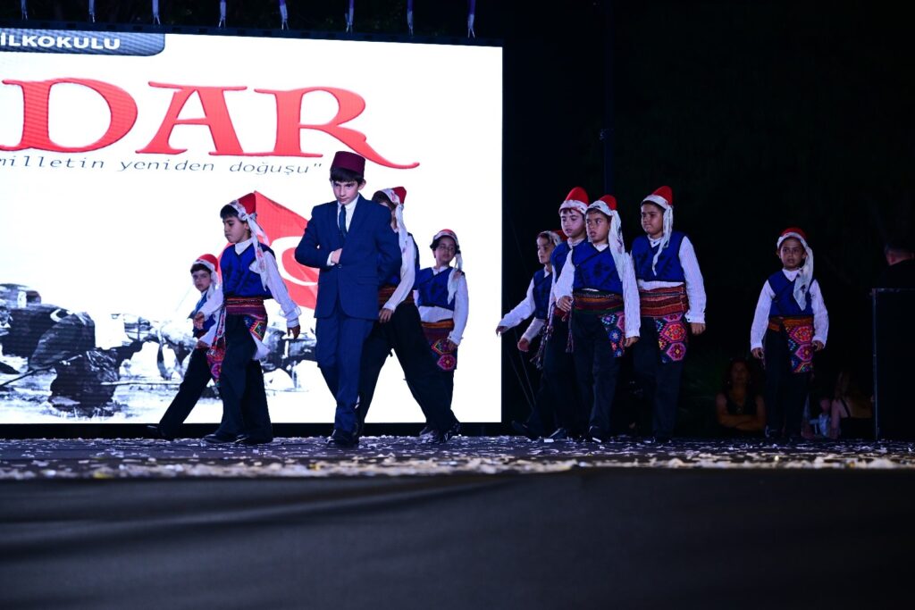 Konyaaltı İlkokulu’ndan Kültür Dolu Şenlik: Minik Yüreklerden Büyük Gösteri!