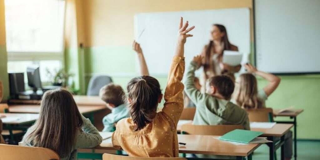Arefe Günü Okullar Yarım Gün mü, Tam Gün mü Tatil?