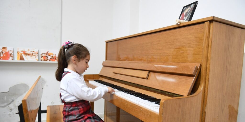 Yetenek Sınavıyla Öğrenci Alan İlkokul Ve Ortaokullara Başvuru Kılavuzu Yayımlandı