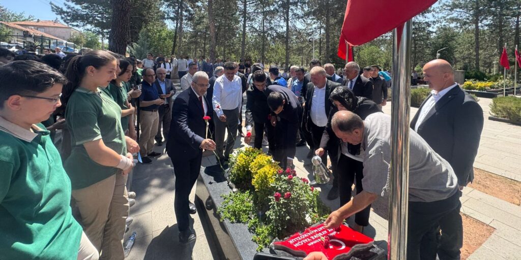 Şehit Öğretmen Şenay Aybüke Yalçın, Vefatının 8. Yılında Çorum’daki Kabri Başında Anıldı