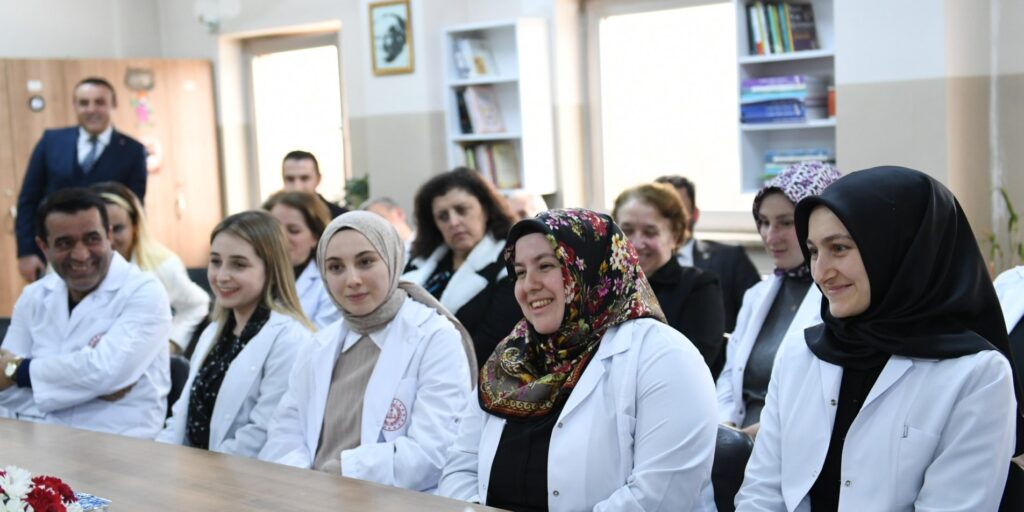 “Öğretmenlerin İller Arası Mazerete Bağlı Yer Değiştirme Başvuruları” Duyurusu Yayımlandı