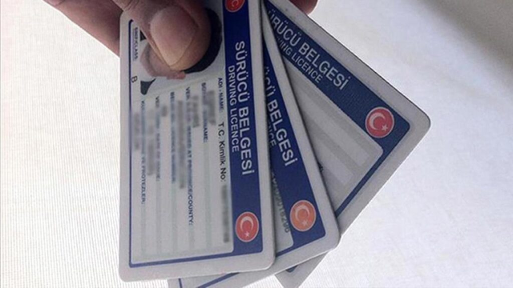 Eski Tip Ehliyetler 1 Ağustos’ta Geçerliliğini Yitirecek