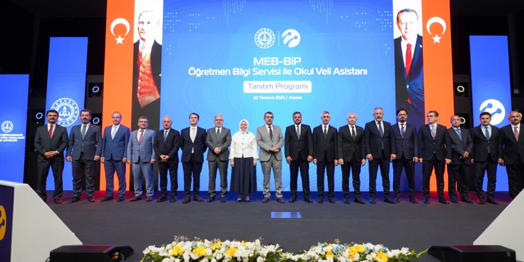 Bakan Tekin’in Katılımıyla, Öğretmen-Veli İletişiminin Yürütüleceği Yerli ve Millî Uygulamanın Tanıtım Programı Yapıldı