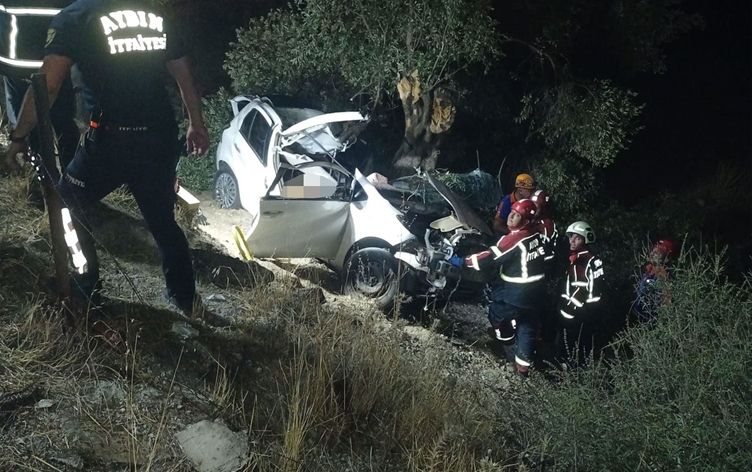Öğretmen Trafik Kazasında Hayatını Kaybetti