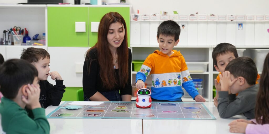 Öğretmenlerin Yaz Dönemi İkinci İller Arası İsteğe Bağlı Yer Değişikliği Başvuruları Başlıyor