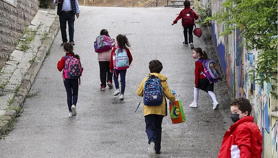 Okul Kıyafetleri Velilere Ek Yük Getirmeyecek