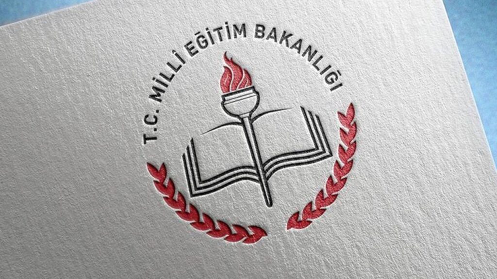 Tören ve Kutlamalardaki Materyaller Komisyon Onayıyla Kullanılabilecek